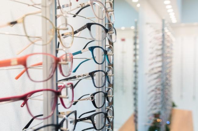 Entretenir vos lunettes: les conseils de votre opticien